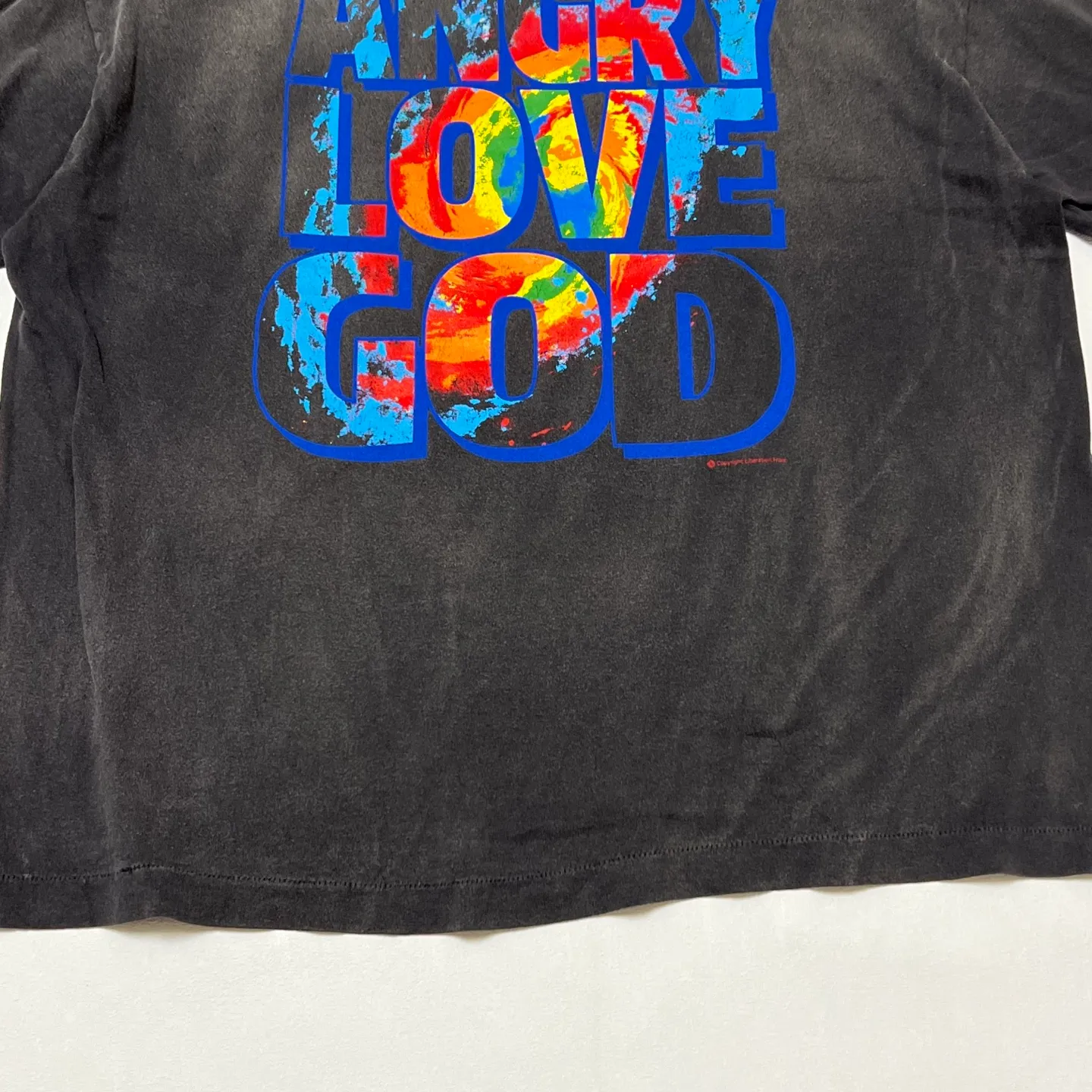 CACTUS PLANT FLEA MARKET x SAINT Mxxxxxx ANGRY LOVE GOD SS TEE/BLK CPFM co-branded weather icon/tropical storm print retro distressed TEE washed black S-XL front and rear large printing positions 24 color restorations ready-to-wear printing. Look for cylindrical fabrics with no side seams. The open ones are almost meaningless. Asut ready-made garments dyed. The entire piece is sprayed with faded colors. Multiple holes. Washed again. Customized CPFM co-branded main mark/wash mark/with little angel for anti-counterfeiting